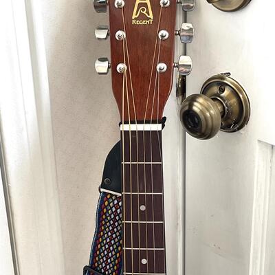 Lot 104 Vintage Alvarez Regent Guitar Model 5212 w/Carry Case Acoustic 6 Strings