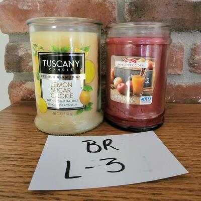 Lemon sugar cookie and hot apple cider candle