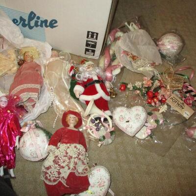 Box of Ornaments/Dolls