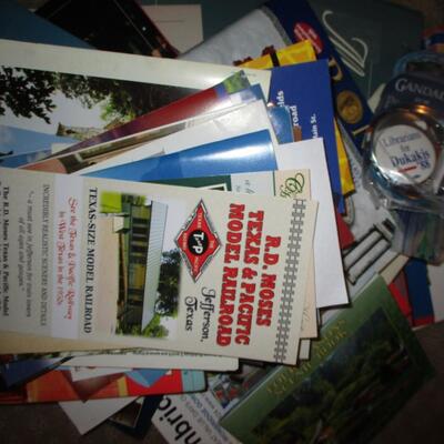 Basket w/Brochures & Maps