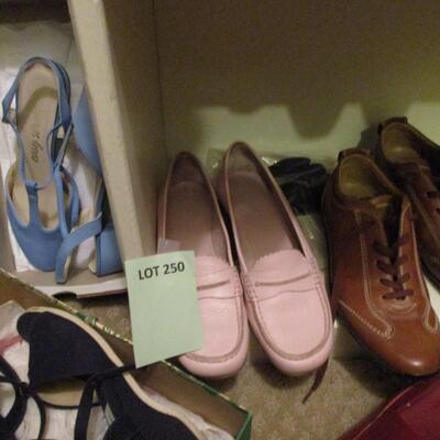 Ladie's Shoes