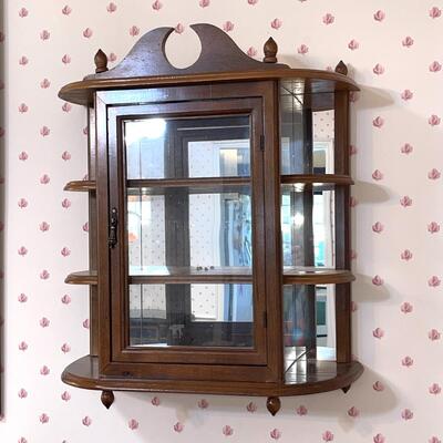 Lot 116 Small Hanging Curio Cabinet 3 Shelves Mirror Back 20 x 24