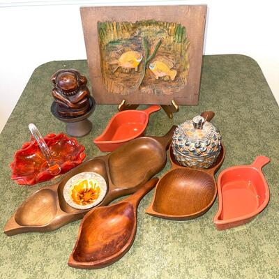 LOt 126 South Seas Tiki Group Monkey Pod Glass Basket Wood Fish Plaque Luau