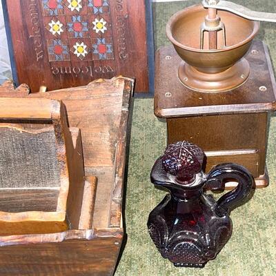 Lot 128 Rustic Group Wooden Trays Coffee Grinder, Welcome Trivet Dried Heather