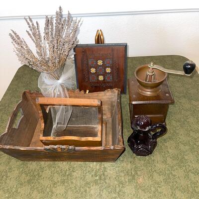 Lot 128 Rustic Group Wooden Trays Coffee Grinder, Welcome Trivet Dried Heather