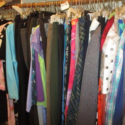 Ladies Clothing/Belts/Scarves