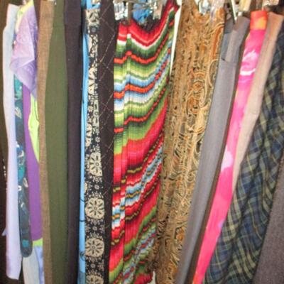 Ladies Clothing/Belts/Scarves
