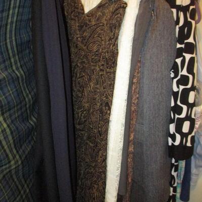 Ladies Clothing/Belts/Scarves