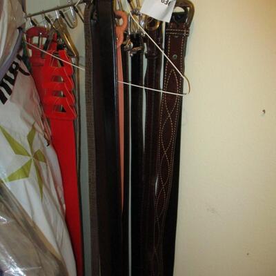 Ladies Clothing/Belts/Scarves
