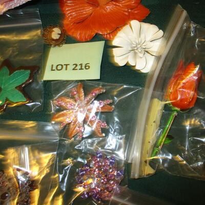 Brooches/Pins
