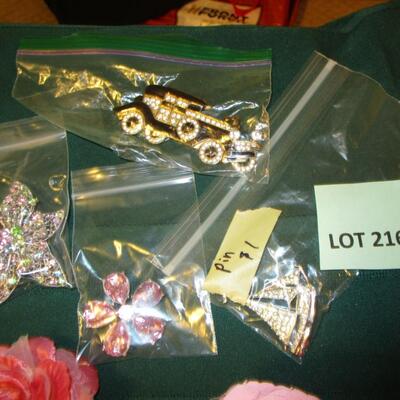 Brooches/Pins