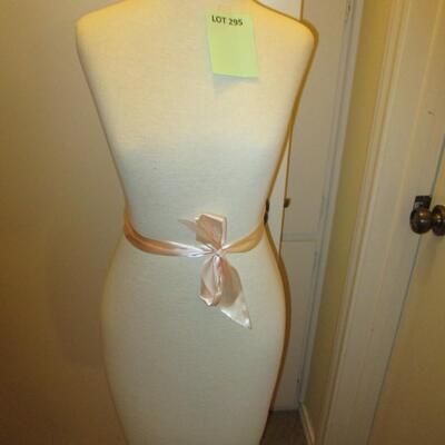 Dress Form/Mannequin