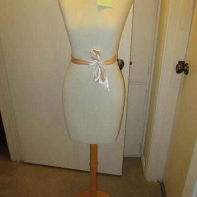 Dress Form/Mannequin