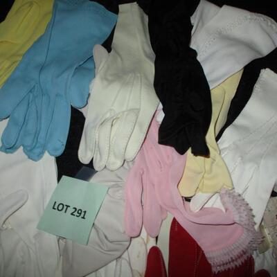 Vintage ladie's gloves
