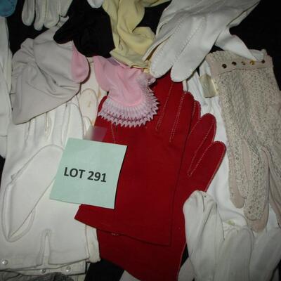 Vintage ladie's gloves