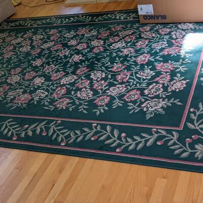 11'x8' Green and Flower Rug