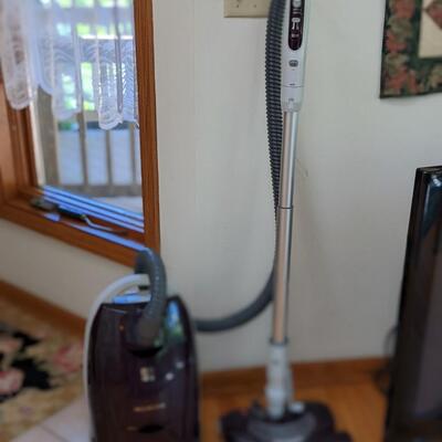 Kenmore Vacuum, works great