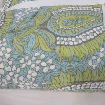 Pottery Barn Foundations King Size Cecelia Paisley Quilt