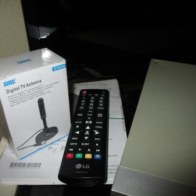 LG TV/DVD Player/ Antenna