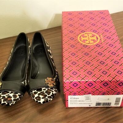 Lot #30  Cute pair of Tory Burch Ballet Flats - appear to be unworn