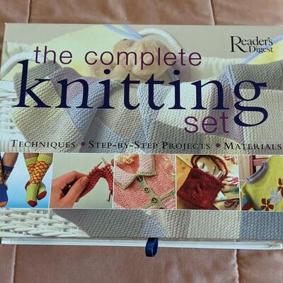 NOS Knitting Set