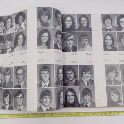 SHAWNEE HEIGHTS HIGH SCHOOL YEARBOOK (1974)