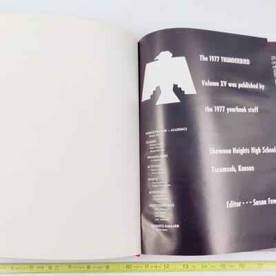 SHAWNEE HEIGHTS HIGH SCHOOL YEARBOOK (1977)
