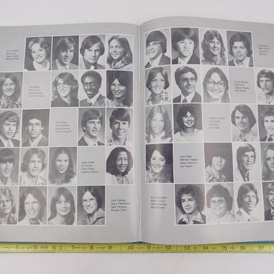 SHAWNEE HEIGHTS HIGH SCHOOL YEARBOOK (1978-79)
