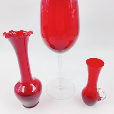 RADIANT RED VASE WINE GLASS LOT