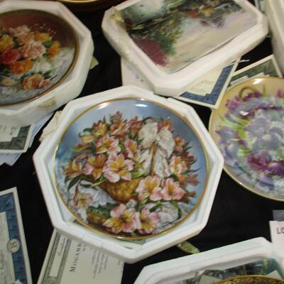 Bradford Exchange Decorative Collector Plates