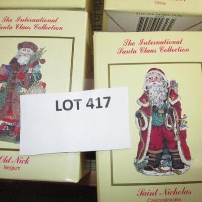 Int'l Santa Claus Ornament Collection