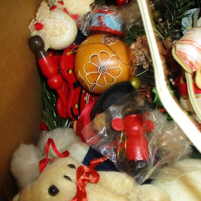 Musical Box, ornaments