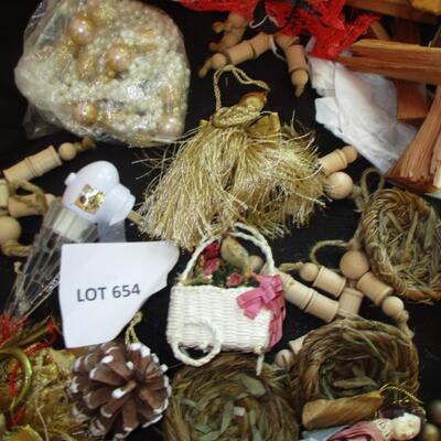 Miniature twine bird nest