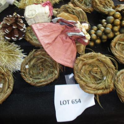 Miniature twine bird nest