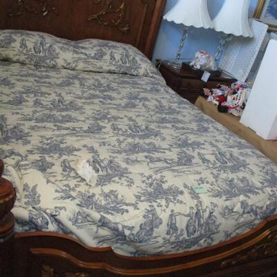 Thomasvile Queen Bed
