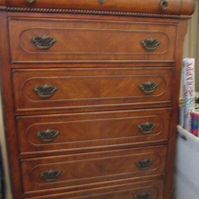 Thomasville Chest of Drawers