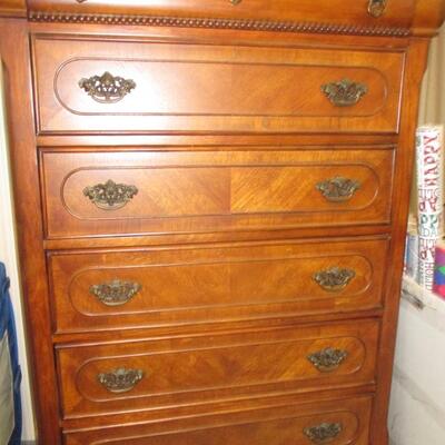 Thomasville Chest of Drawers