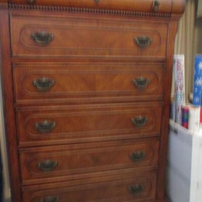 Thomasville Chest of Drawers