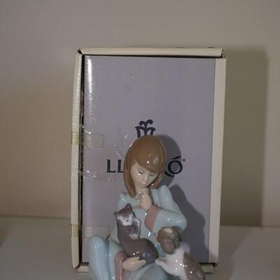 LLADRO 05640 GIRL WITH CAT AND DOG 5