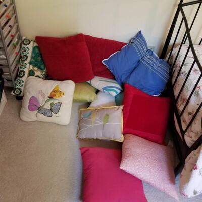 Bedding & Pillows