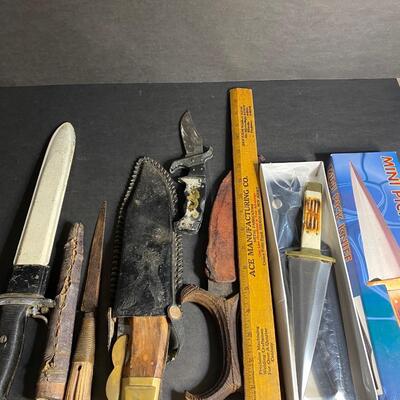LOT 166: Vintage Knife Collection