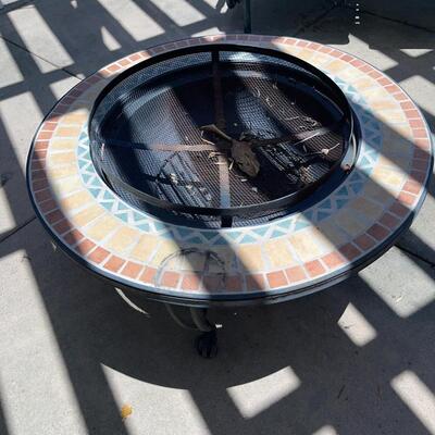 LOT 157  FREE STANDING FIRE PIT METAL BASE TILE BORDER