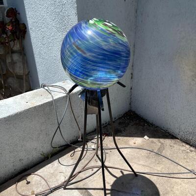 LOT 158  GARDEN GAZING BALL METAL STAND