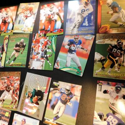 HUGE LOT 1990s NFL FOOTBALL CARDS Topps Fleer Upper Deck More 150+ Cards