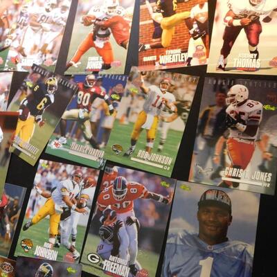HUGE LOT 1990s NFL FOOTBALL CARDS Topps Fleer Upper Deck More 150+ Cards