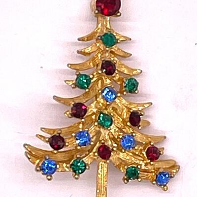 Vintage Gold Tone Multicolored Rhinestone Christmas Tree Pin Brooch