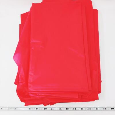 HANDY RED VINYL TABLE COVERS 12PC