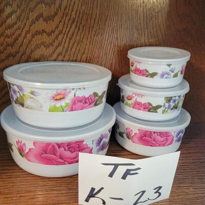 5 Bowl Melamine set with lids