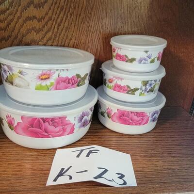 5 Bowl Melamine set with lids