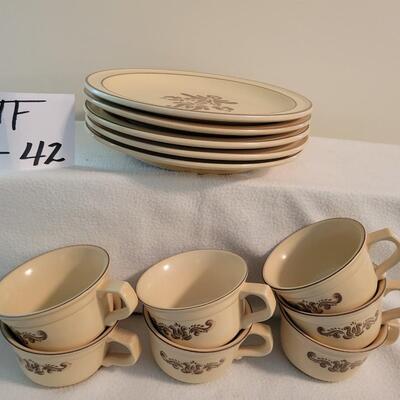 12 Pc Pfalzgraff Lot